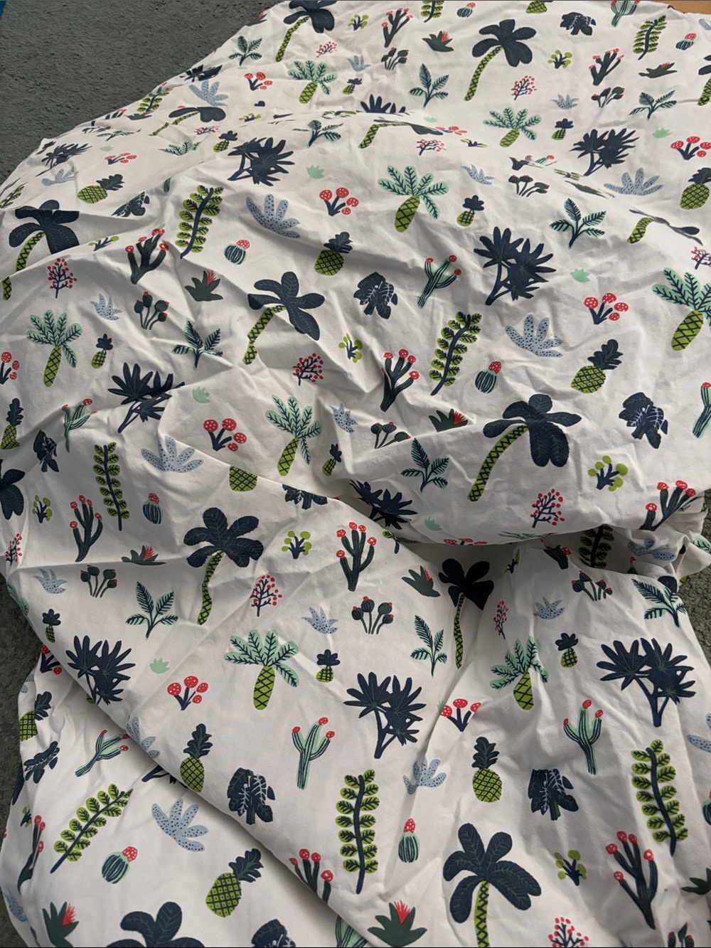 Hallmark botanical fitted crib sheet